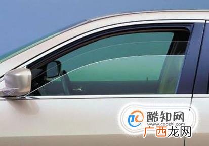 车子车窗起雾了,怎么快速有效除雾