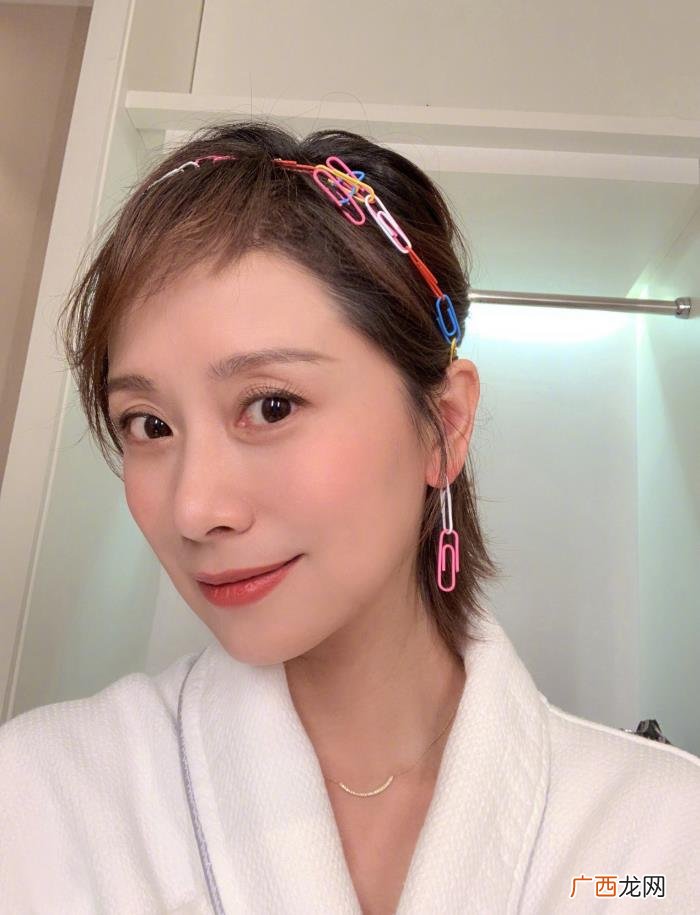 海清的老公，金鹰奖观众喜爱女演员海清她的老公你知道是谁吗