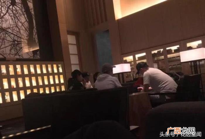 陈赫抽烟吗，鹿晗关晓彤与陈赫夫妇在日本抽烟引争议