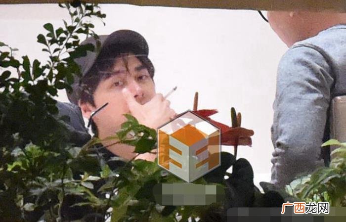 杨洋抽烟不，李易峰、杨洋、黄子韬这些小鲜肉都抽烟