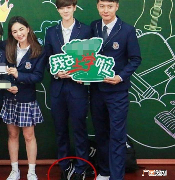 鹿晗有多高，173关晓彤和178鹿晗站一起还得曲腿