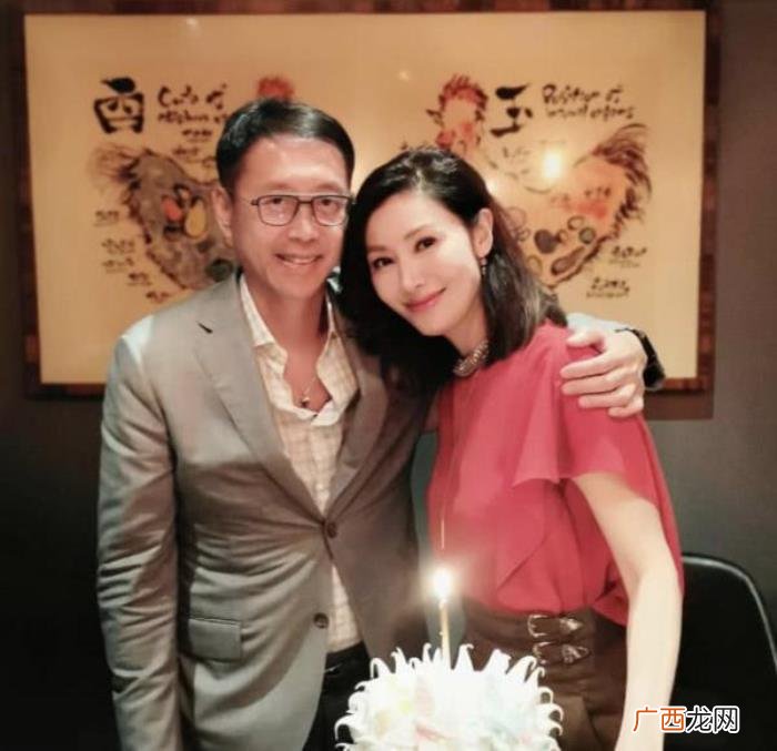 许晋亨生日，许晋亨与名媛团为李嘉欣庆祝49岁生日