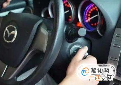 怎样判断汽车电瓶该更换了？