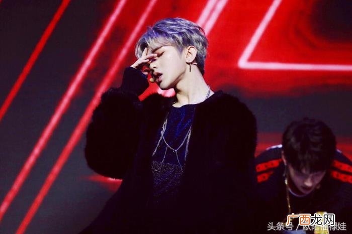 蔡徐坤动图，偶像练习生舞台上蔡徐坤最撩人的9张动图