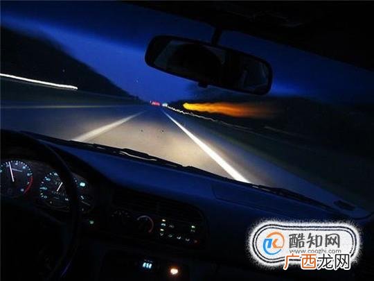 汽车如何正确使用远光灯和近光灯