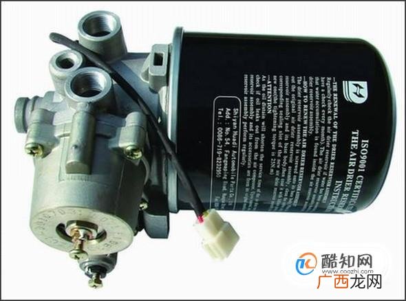 轿车机油灯闪烁的原因有哪些