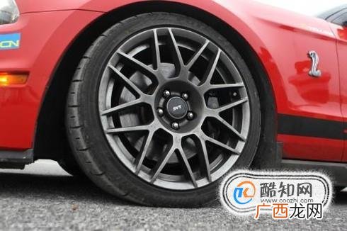 汽车轮胎出现慢漏气该怎么办