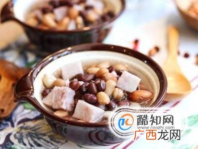 车内跑进许多蚂蚁怎么办？