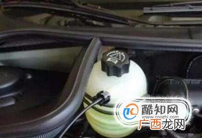 汽车防冻液的作用 水不可代替防冻液