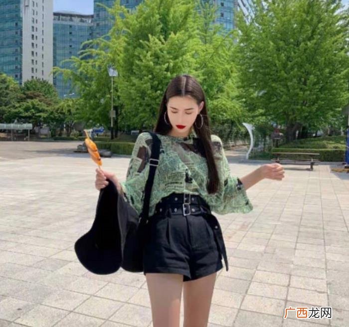 姚沁蕾身高，姚沁蕾穿短袖才11岁身高就超1米7