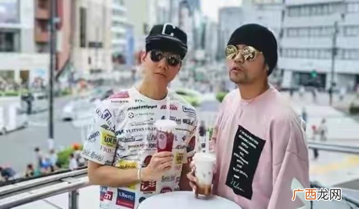 周杰伦发福，周杰伦发胖、王力宏满脸胡渣变大叔