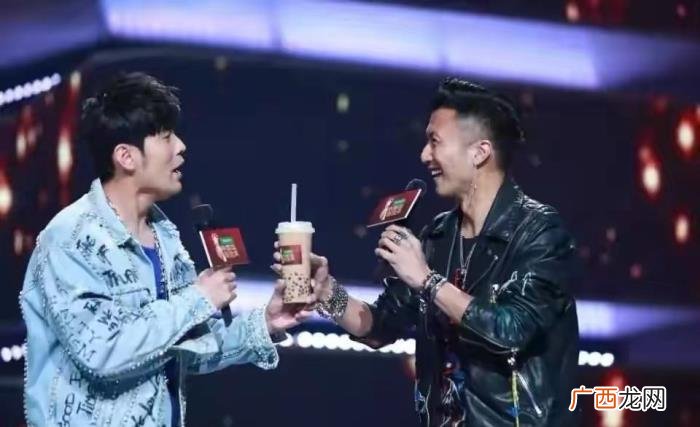 周杰伦发福，周杰伦发胖、王力宏满脸胡渣变大叔