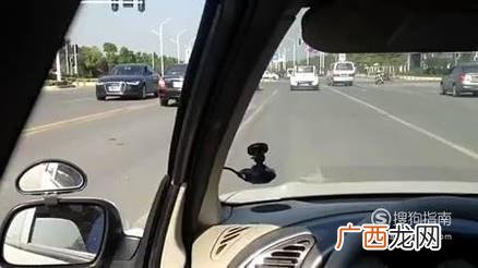 手动挡汽车如何换挡?