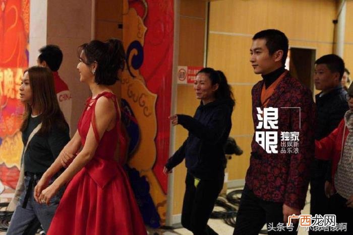 陈晓佟丽娅，陈晓佟丽娅郑恺周杰伦在后台状态大好