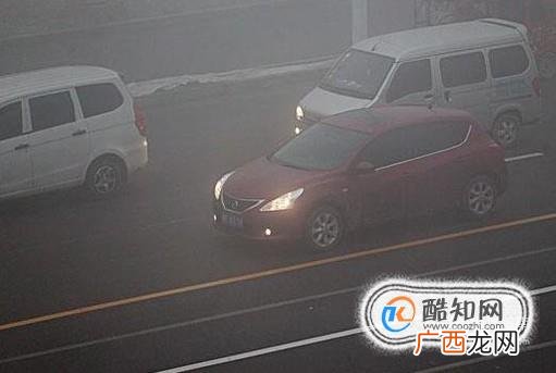开车怎么正确运用灯光？