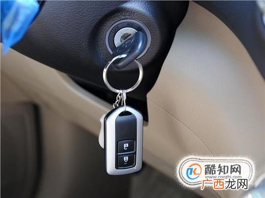车子驾驶室进水怎么办
