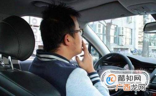 男人开车过程中最容易出现的坏习惯有哪些?