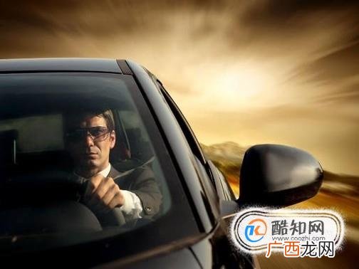 男人开车过程中最容易出现的坏习惯有哪些?