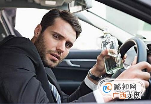 男人开车过程中最容易出现的坏习惯有哪些?