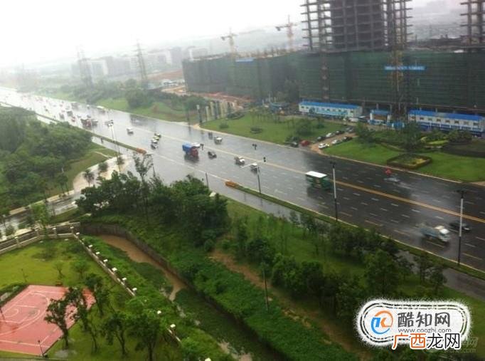 如何在下雨天考科目三