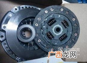 汽车离合器由哪些部分组成？