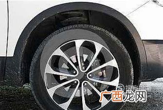 轮胎粘上沥青怎么办