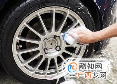轮胎粘上沥青怎么办