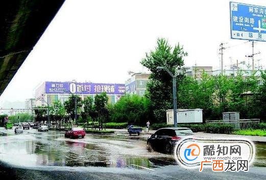 哪些路面易导致车轮打滑?