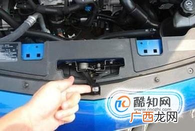 汽车的玻璃水在哪加？