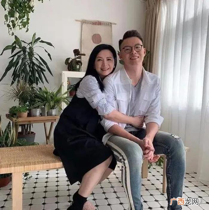 影帝的老公，初恋是影帝、老公是富豪、儿子拿金牌