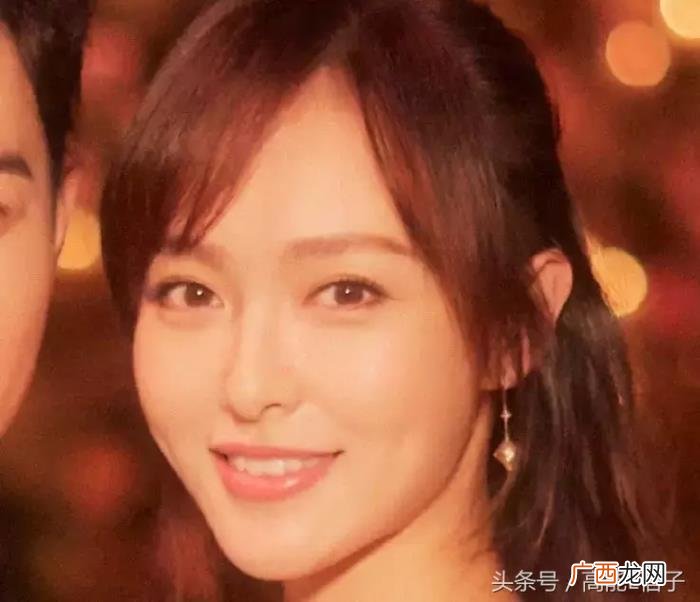 唐嫣结婚照，唐嫣的结婚照竟然给我们种了无数的草