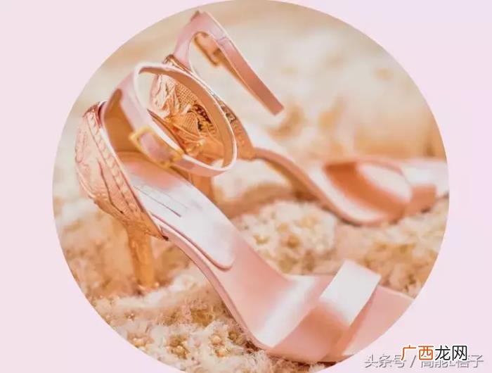 唐嫣结婚照，唐嫣的结婚照竟然给我们种了无数的草