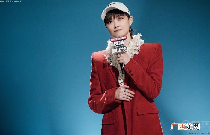 黄子韬手表，看看黄子韬李宇春在节目中的腕表时尚