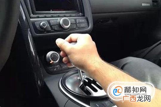 教新手如何停车?