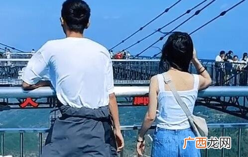 女生喜欢男生对她动手动脚吗？约会这样动手动脚