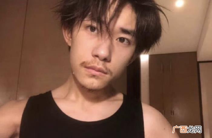 快本李易峰,李易峰录快本还不忘在微视送高考祝福