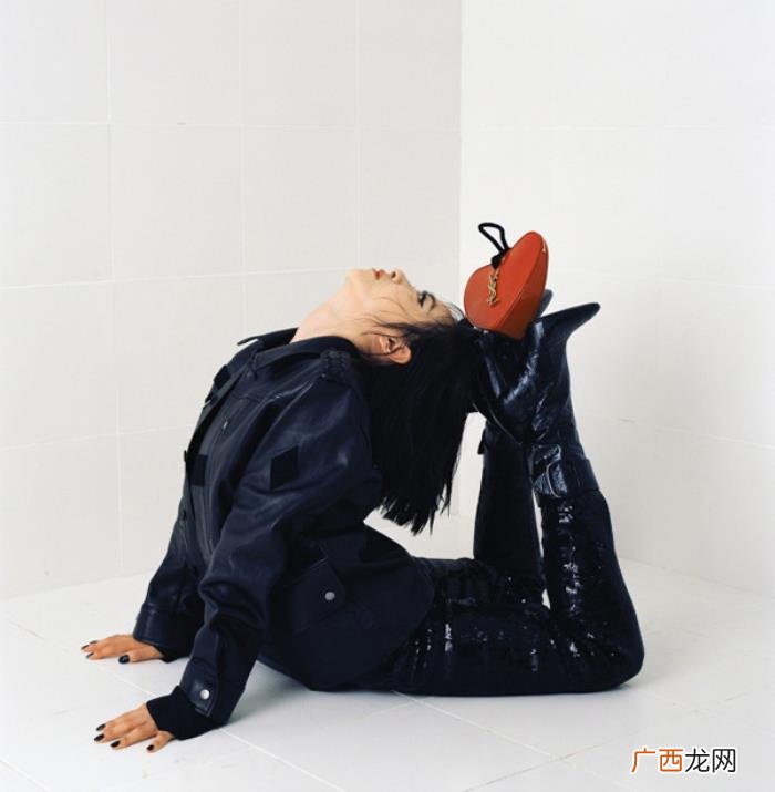 宋茜后踢腿，宋茜下腰、周迅踢腿、钟楚曦做瑜伽