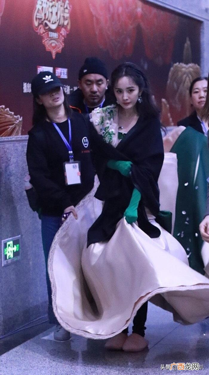 杨幂和罗晋，杨幂再现仙女造型唐嫣罗晋合体超甜