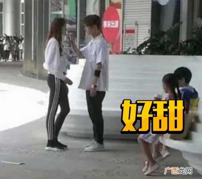 关晓彤主持，关晓彤主持双11晚会被赞台风大气