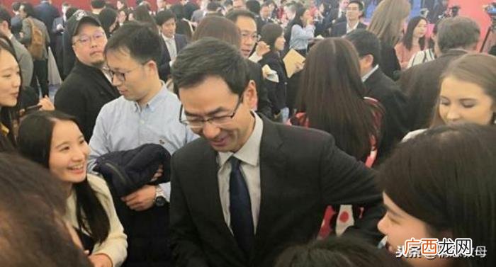 赵立坚耿爽，外交天团华春莹+耿爽+赵立坚火了
