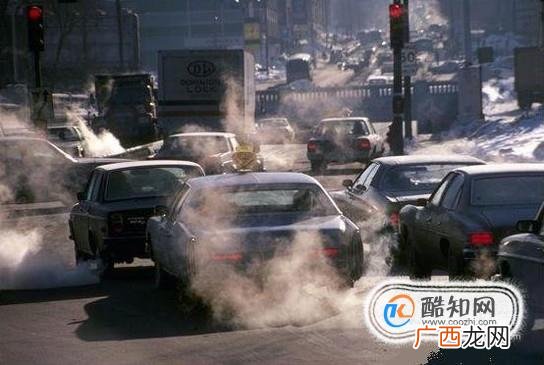 车辆排气管冒白烟是什么原因