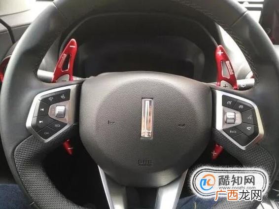 方向盘换挡拨片怎么用