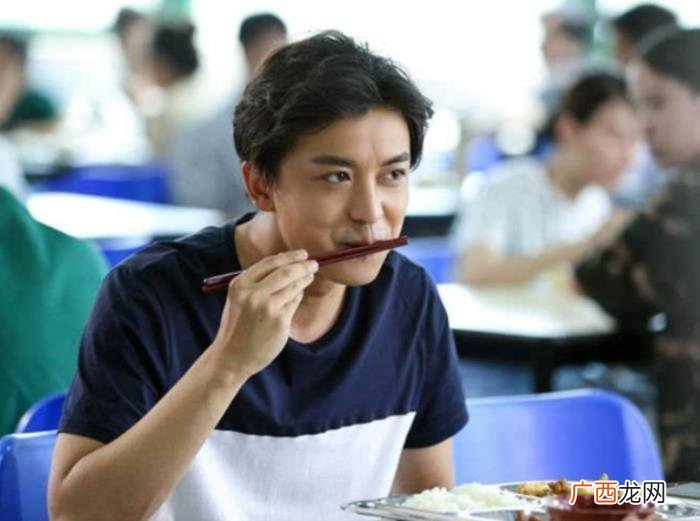 李晟李佳航，李佳航和李晟在一起都经历了些什么