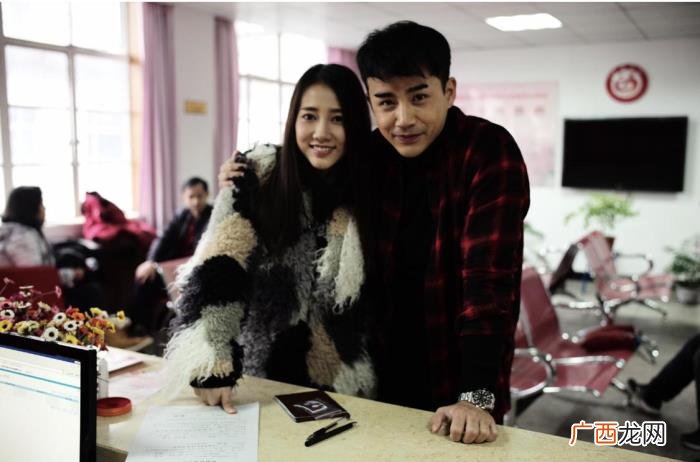 李茂和弦子，李茂晒与弦子恩爱合影庆祝领证两周年