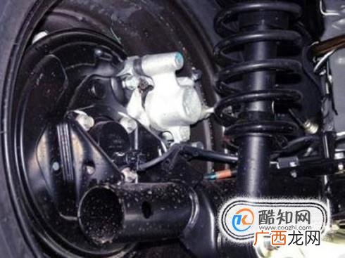 汽车减震器漏油的原因分析和处理方法