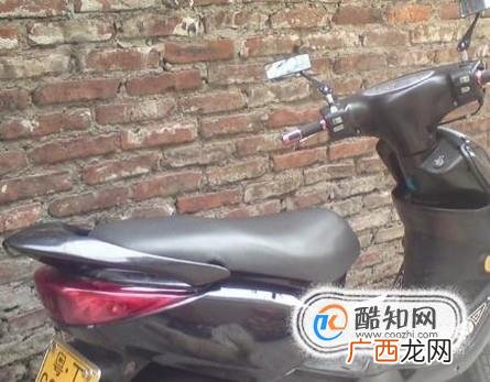 教大家如何换踏板摩托车火嘴