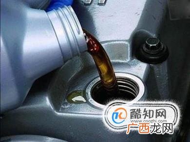 怎样更换汽车机油？