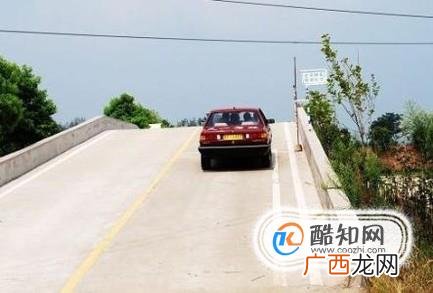 新手开车怎样避免熄火？