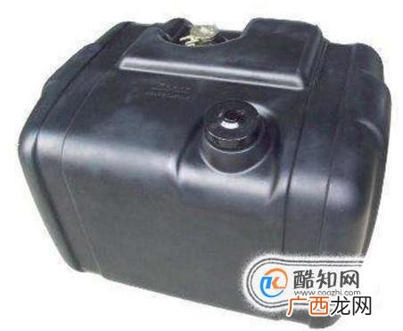 汽车汽油机排气管冒黑烟是什么原因
