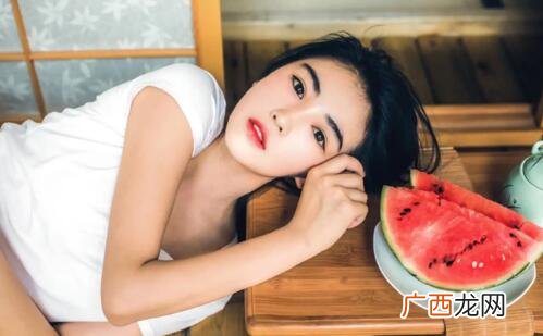 形容女人漂亮的成语，夸夸她让她开心